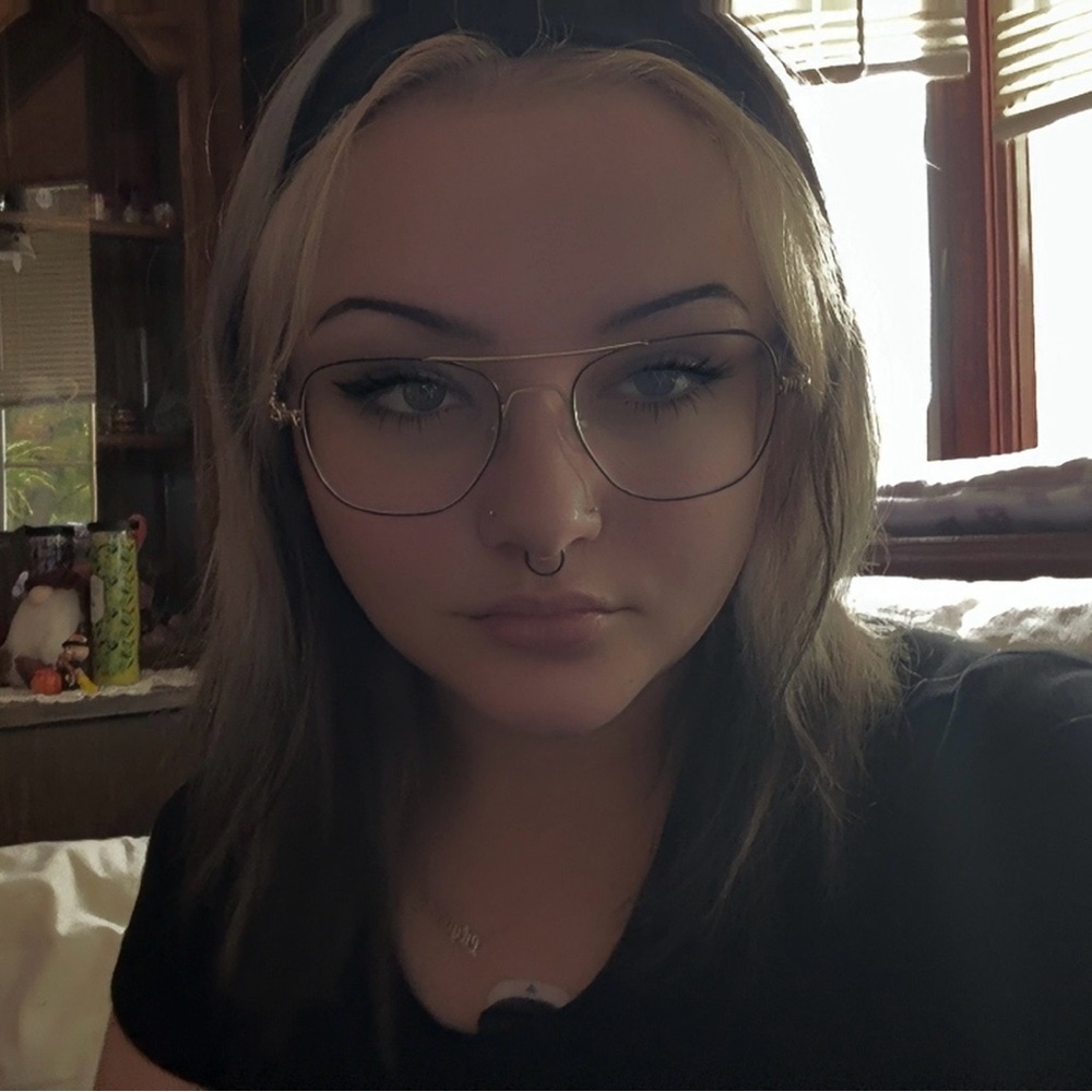 Meet your Posher, Lily